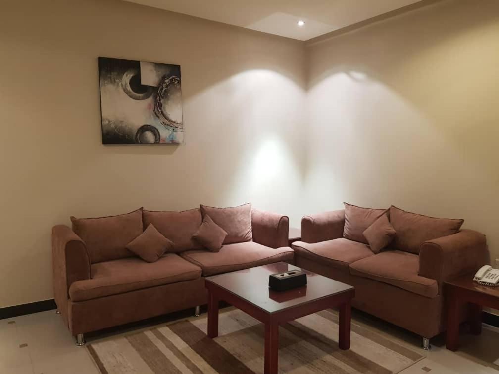 Al Muhaidb Al Nadwa Riad Exterior foto